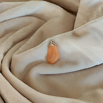 Wisiorek z naturalnego kamienia - kalcyt pomarańczowy