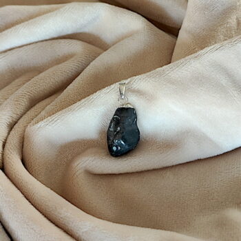 Wisiorek z naturalnego kamienia - onyks