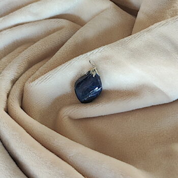 Wisiorek z naturalnego kamienia - sodalit