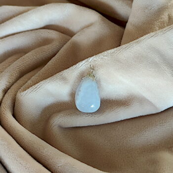 Wisiorek z naturalnego kamienia - chalcedon