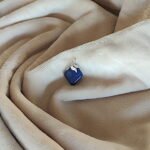 Wisiorek z naturalnego kamienia - lapis lazuli