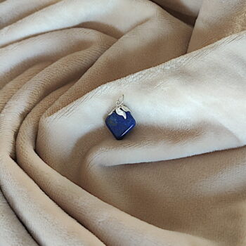 Wisiorek z naturalnego kamienia - lapis lazuli