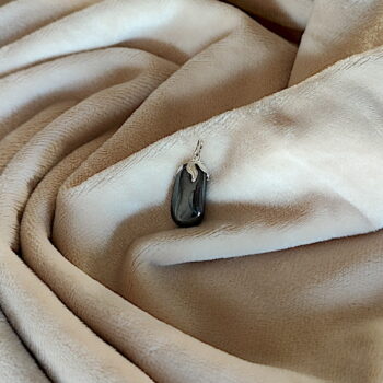 Wisiorek z naturalnego kamienia - hematyt