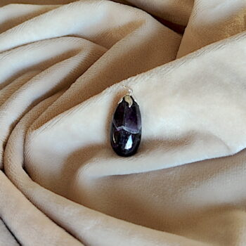 Wisiorek z naturalnego kamienia - ametyst ciemny