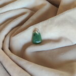 Wisiorek z naturalnego kamienia - jadeit